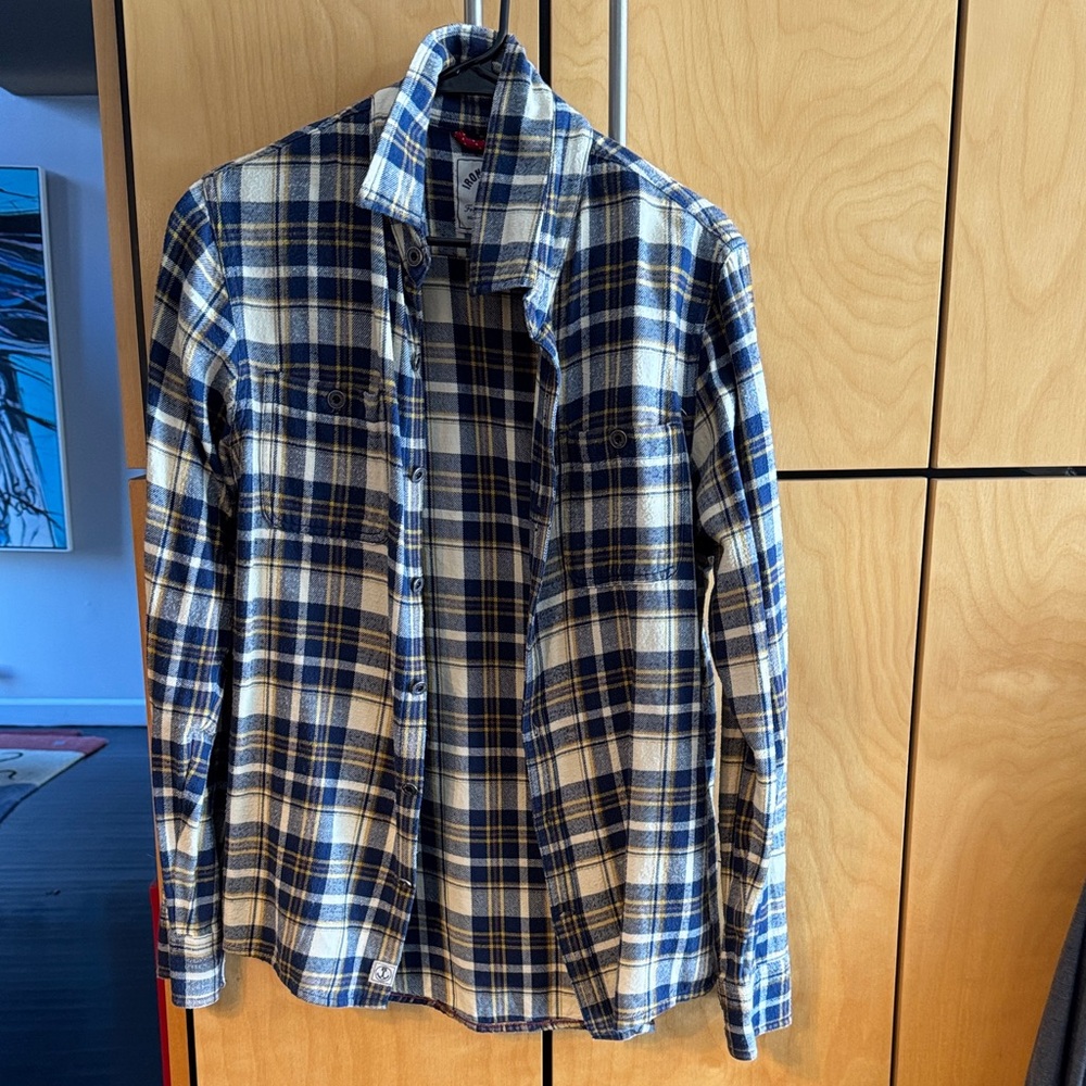 Iron & Resin flannel